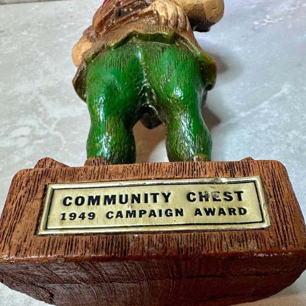 1946-49 Vintage Peter Pan with red feather Community Chest award trophy figurine - Picture 4 of 12